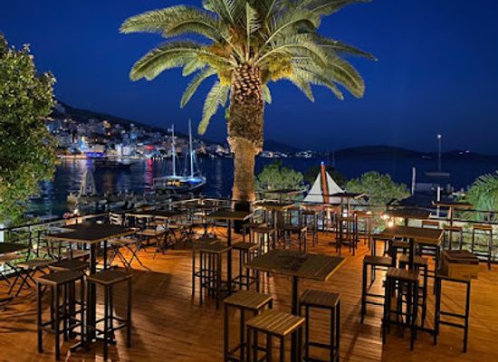 albania/luma/bar/tipsy-drinks-and-more