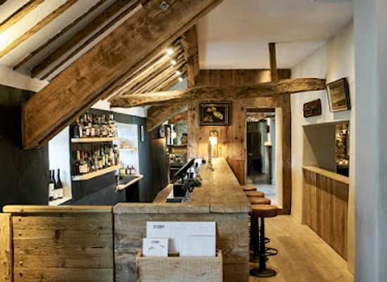 united-kingdom/the-cotswolds/bar/the-stump