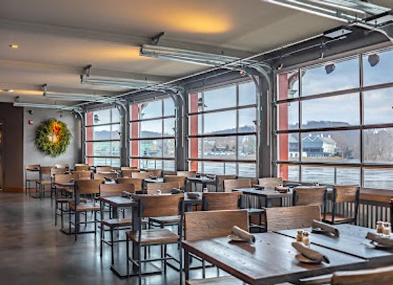 new-jersey/lambertville/bar/playhouse-deck-restaurant-and-bar-at-bucks-county-playhouse