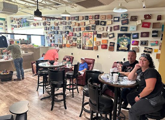 kentucky/owensboro/bar/danos-cigar-lounge-llc