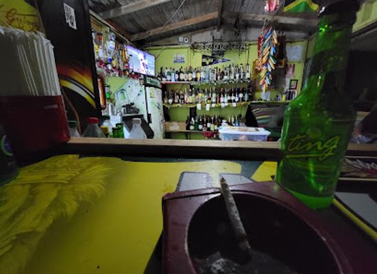saint-kitts-and-nevis/frigate-bay/bar/inon-s-beach-bar