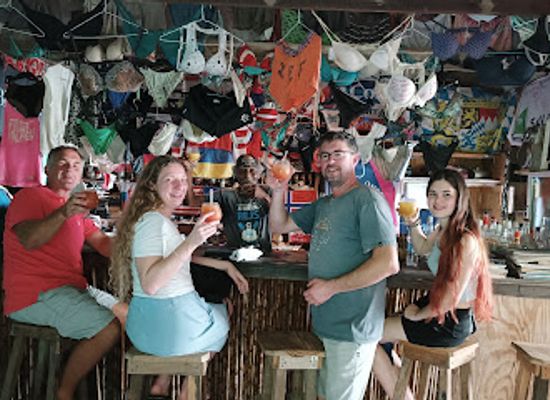 saint-vincent-and-the-grenadines/barrouallie/bar/pirates-retreat-wallilabou