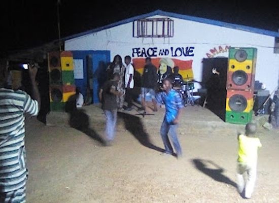 togo/bassar/bar/bar-reggae-peace-and-love