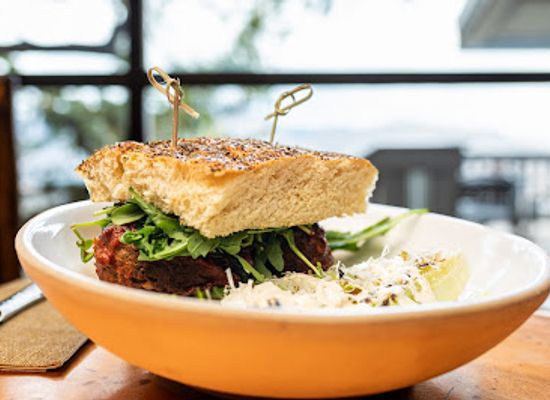 washington/the-methow-valley/bar/wolf-creek-bar-grill