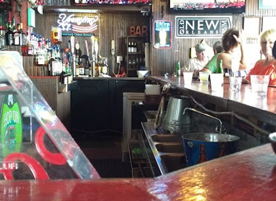 louisiana/lake-pontchartrain/bar/donz-on-the-lake