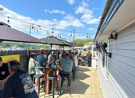 new-hampshire/lakes-region/bar/looney-bin