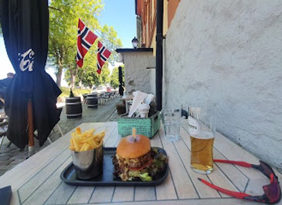 norway/fredrikstad/gamlebyen/bar/pepos-restaurant