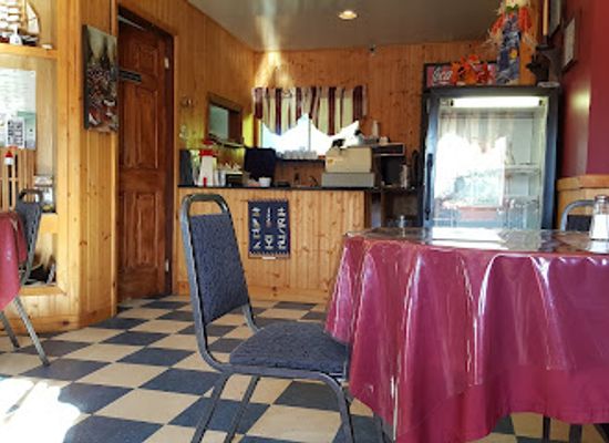canada/cape-breton-highlands-national-park/bar/angies-family-restaurant-pizza
