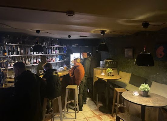 lithuania/vilnius/naujamiestis/bar/amy-winehouse