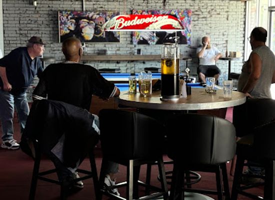 kansas/southwest-kansas/bar/caesar-s-barroom