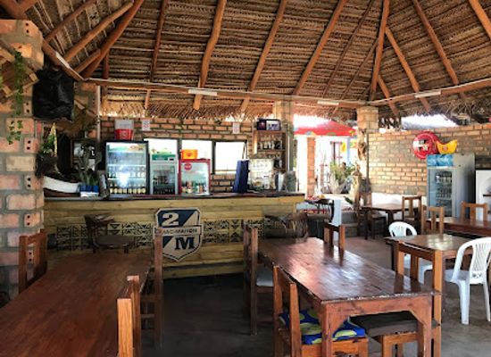 mozambique/tofo-beach/bar/oyster-bar