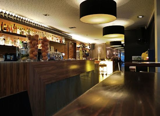 netherlands/ijsselmeer-polders/bar/restaurant-applaus