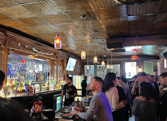 illinois/aurora/bar/saddle-up-at-q-saloon-and-eatery