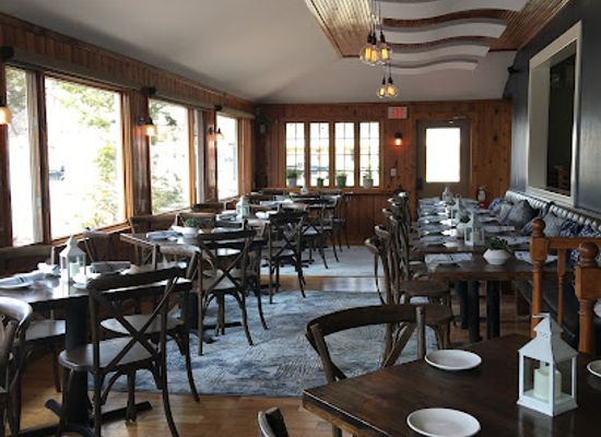 massachusetts/mohawk-trail/bar/trail-house-kitchen-bar