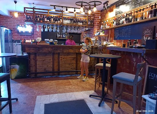 romania/brasov/schei/bar/krone-coffe-wine