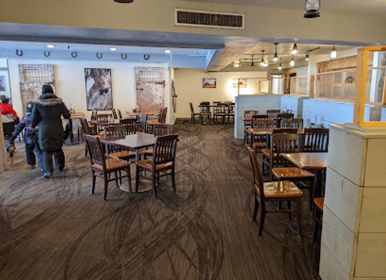 canada/golden-horseshoe/bar/crazy-horse-sports-bar-grill