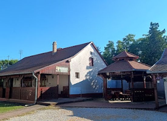 hungary/hortobagy/bar/csanady-borhaz