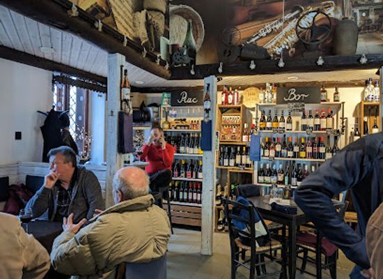 hungary/pilis-mountains/bar/bor-piac