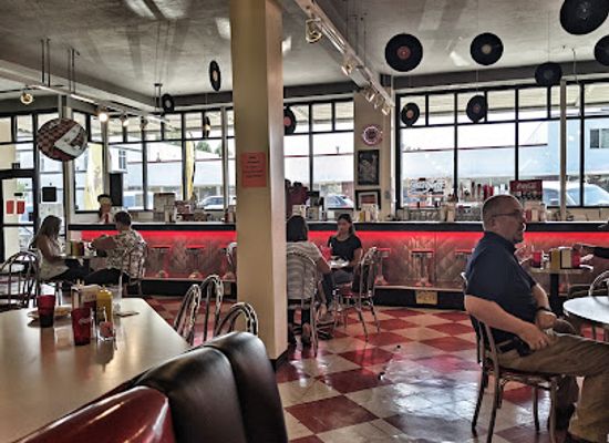 wyoming/sweetwater-county/bar/remedies-grill