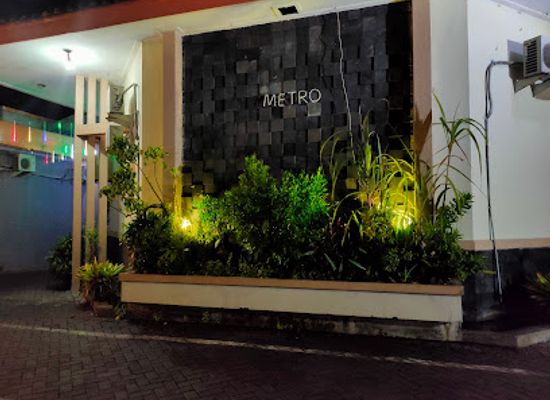 indonesia/east-java/bar/metro-palace
