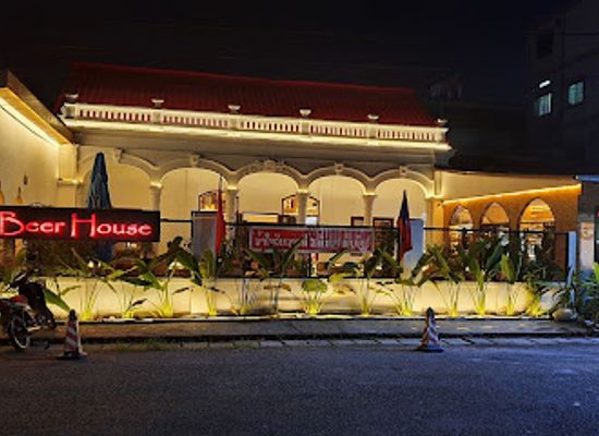laos/golden-triangle/bar/the-beer-house-smoke-oak-cigar-lounge