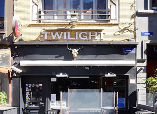 belgium/ostend/bar/twilight-oostende