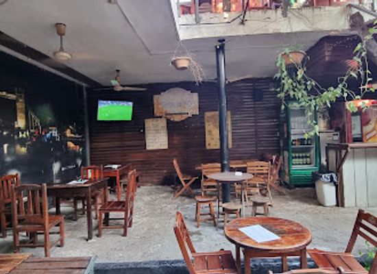 paraguay/itapua-plains/bar/britannia-pub