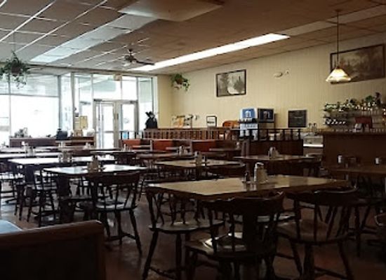maine/waterville/bar/villager-family-restaurant