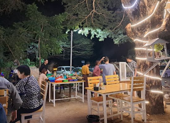 myanmar-burma/bagan/bar/active-bar-bbq-restaurant