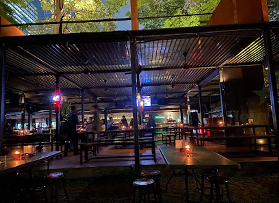 indonesia/banten/bar/beer-garden