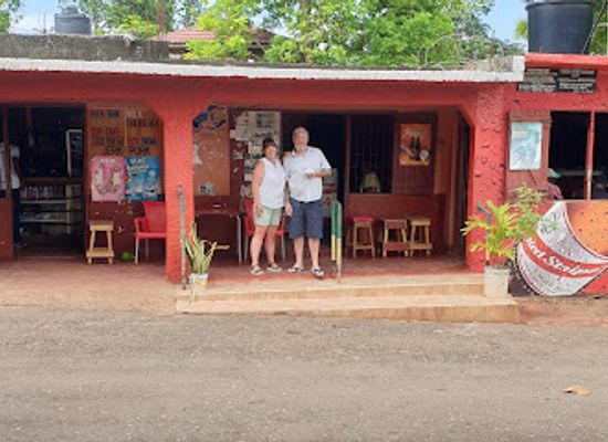 jamaica/negril/bar/red-dragon-bar