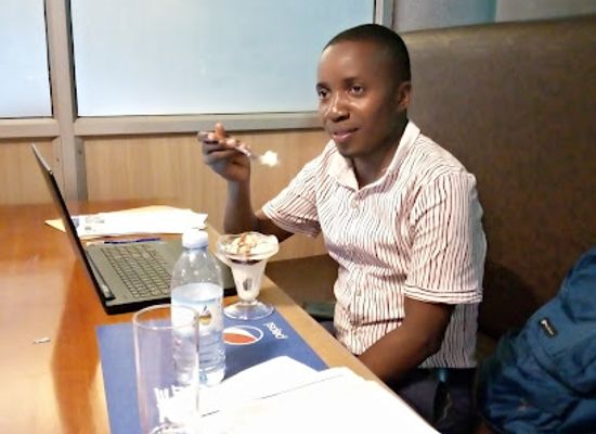 uganda/rwenzori-mountains-national-park/bar/demartoz-lounge