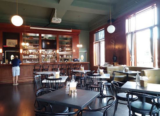 california/berkeley/uc-berkeley-campus/bar/henry-s-bar-restaurant