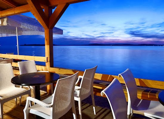 croatia/istria/bar/crazy-beach-bar