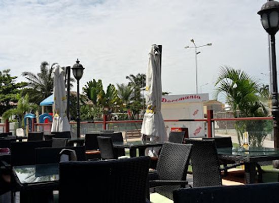 angola/benguela-plateau/bar/zona-bar-restaurante