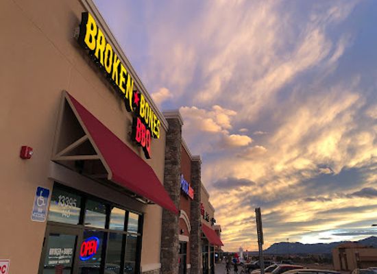 colorado/monument/bar/broken-bones-bbq