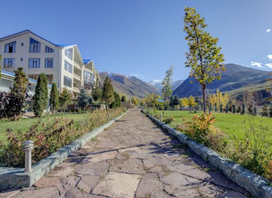 kyrgyzstan/tian-shan-mountains/bar/mountain-view-hot-spring-resort