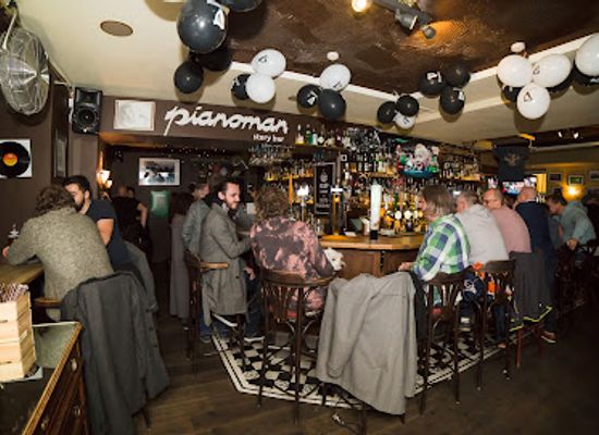 lithuania/vilnius/old-town/bar/piano-man-bar