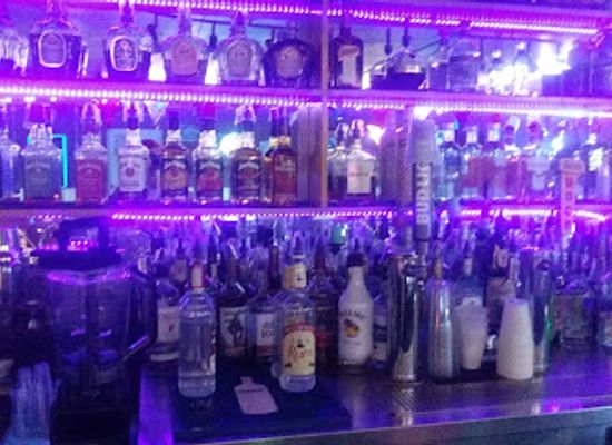 oklahoma/choctaw-country/bar/pine-knot-bar