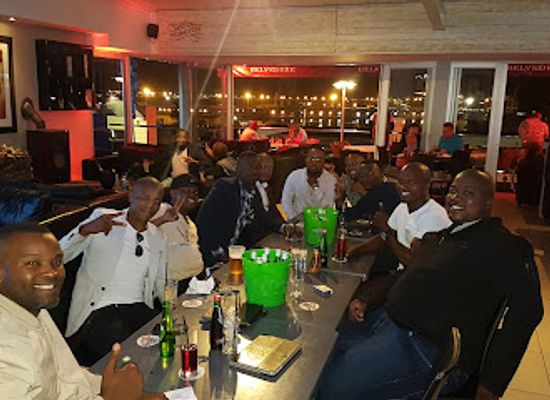 south-africa/eastern-cape/bar/finnezz-restaurant-cocktail-cafe