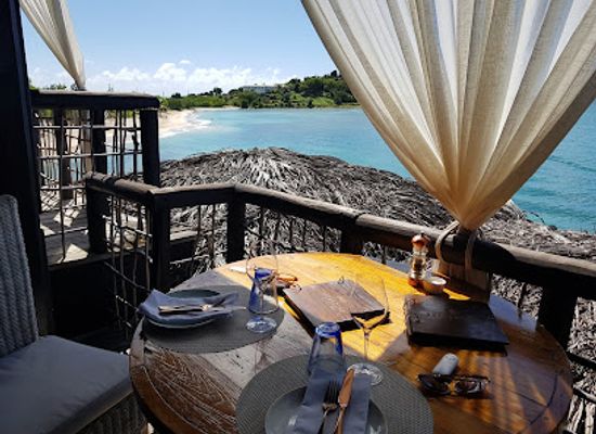antigua-and-barbuda/saint-mary/bar/sheer-rocks