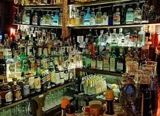 cyprus/nicosia/laiki-geitonia/bar/korniza-baroque