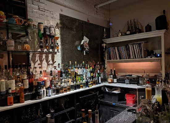 massachusetts/boston/downtown/bar/offsuit