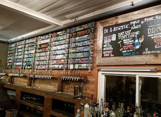 oklahoma/southeastern-oklahoma/bar/the-patriarch-craft-beer-house-lawn