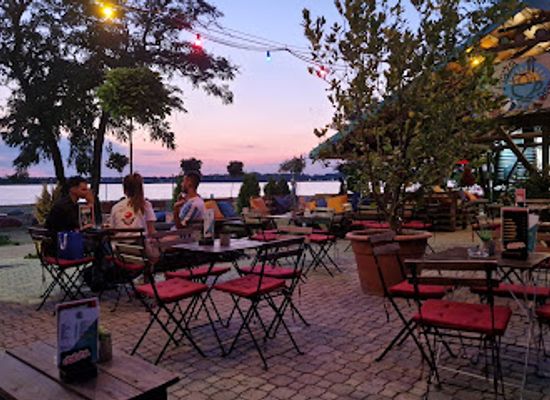 serbia/palic-lake/bar/caffe-plaza-bar-palic