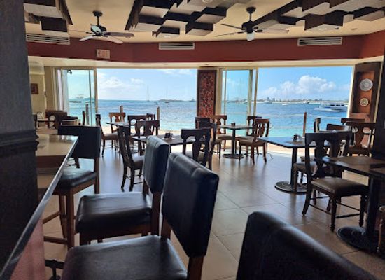 sint-maarten/pelican-key/bar/la-patrona