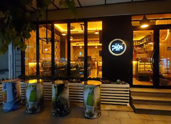 kosovo/mitrovica/bar/plus-bar