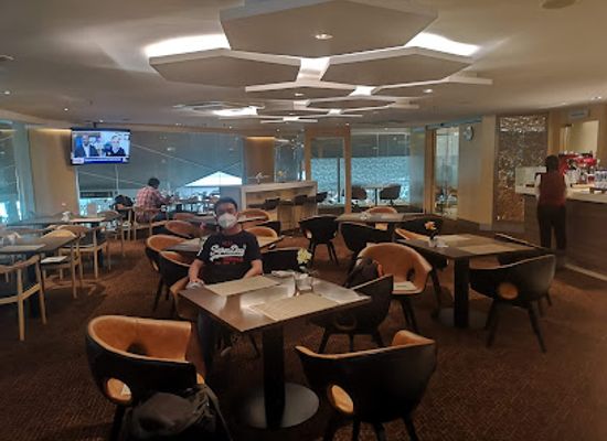 brunei/ulu-temburong-national-park/bar/royal-brunei-business-class-lounge
