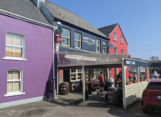 ireland/ring-of-kerry/bar/riney-s-bar-beer-garden