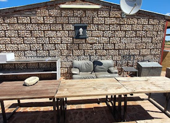 botswana/kgalagadi-district/bar/diesel-en-sand